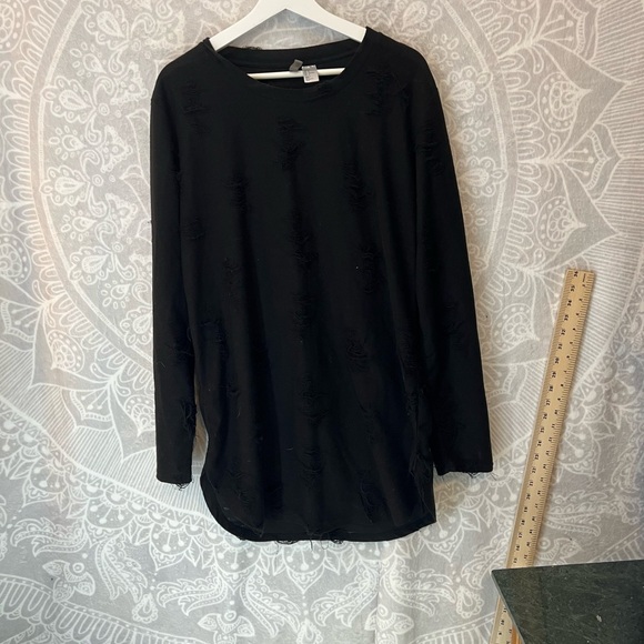 DIVIDED H&M BLACK BURNOUT DISTRESSED DESTROYED OVERSIZED HOLEY TOP M - Picture 2 of 13